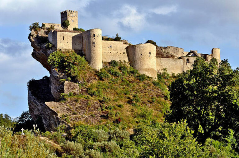 Il castello di Roccascalegna