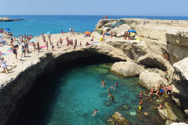 Grotta della Poesia - Roca Vecchia
